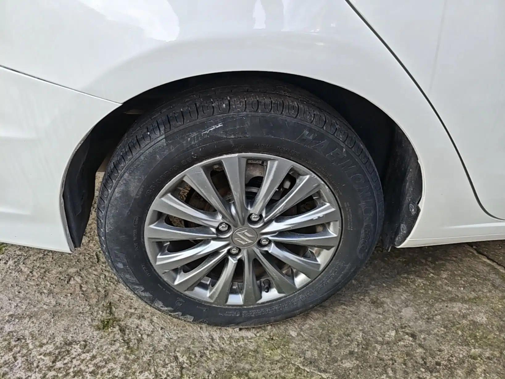 Suzuki Alivio 2015 1.6L Manual Comfort Model — миниатюра 10