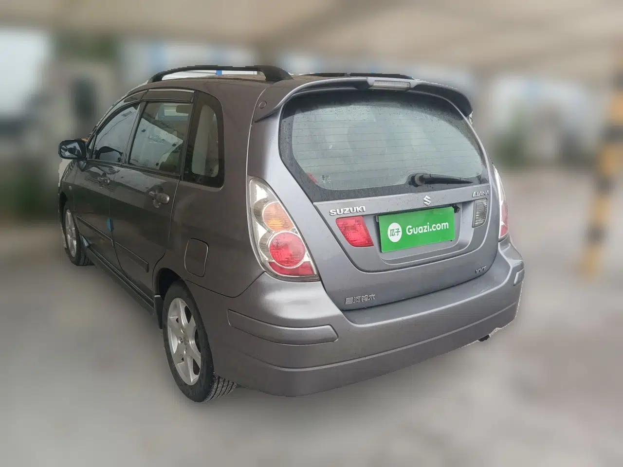 Suzuki Liana 2012 Hatchback 1.6L Automatic Special Edition — миниатюра 4