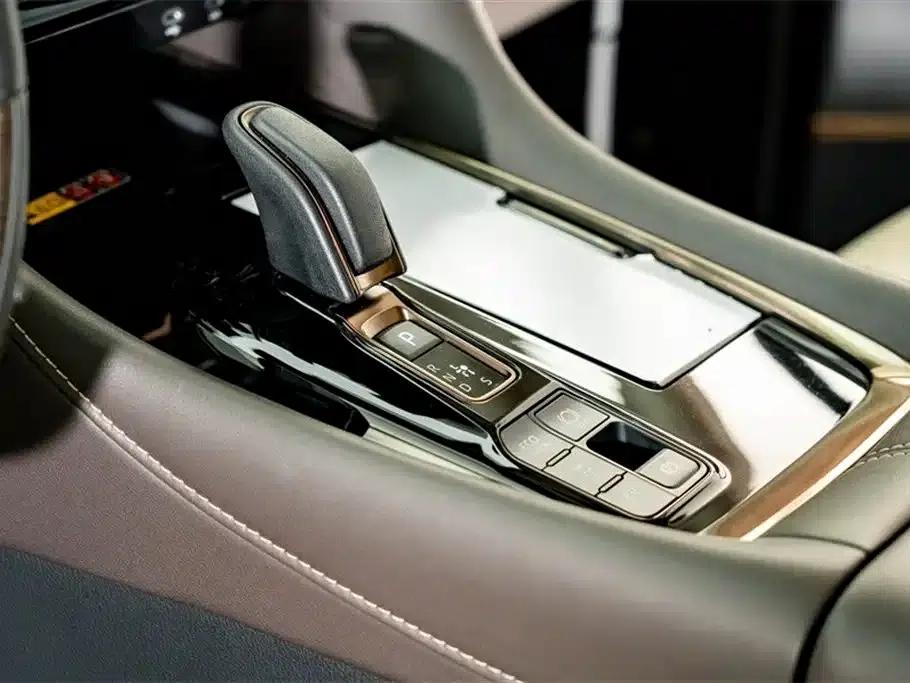 2024 Alphard Hybrid 2.5L Premium Edition — миниатюра 12