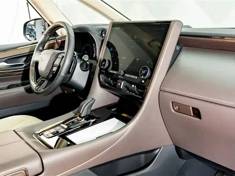 2024 Alphard Hybrid 2.5L Premium Edition — миниатюра 21