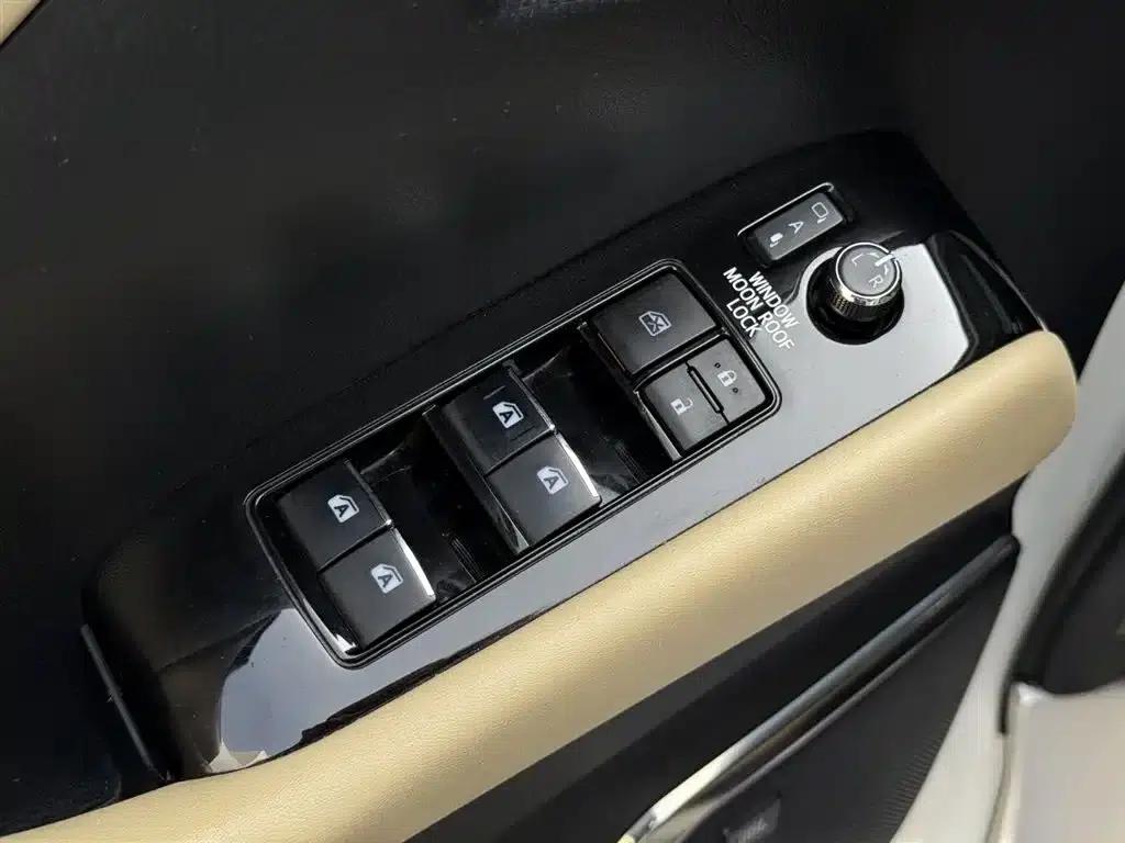2020 Alphard Hybrid 2.5L Premium Edition — миниатюра 11