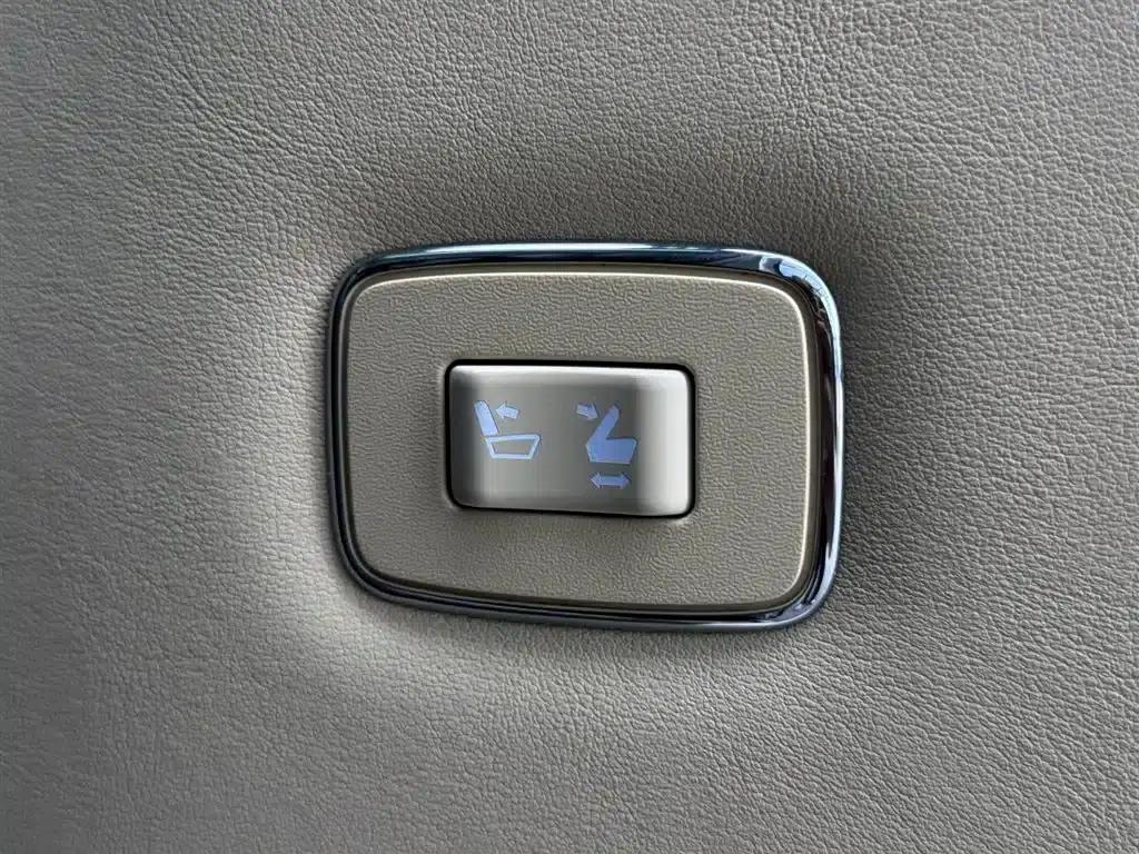 2020 Alphard Hybrid 2.5L Premium Edition — миниатюра 28
