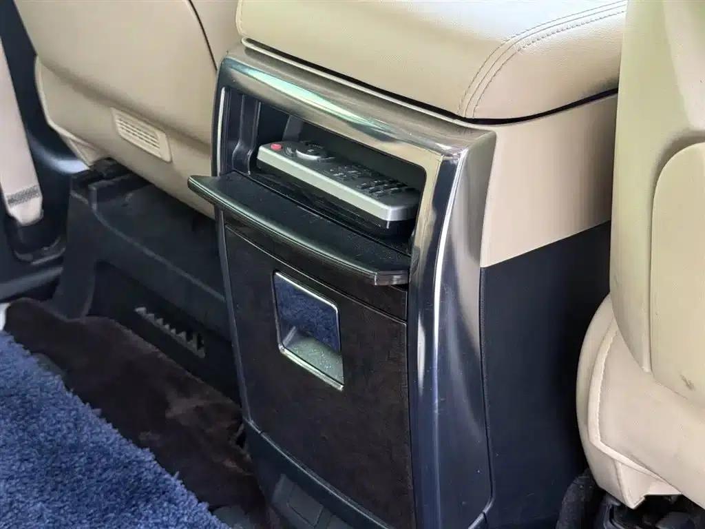2020 Alphard Hybrid 2.5L Premium Edition — миниатюра 40