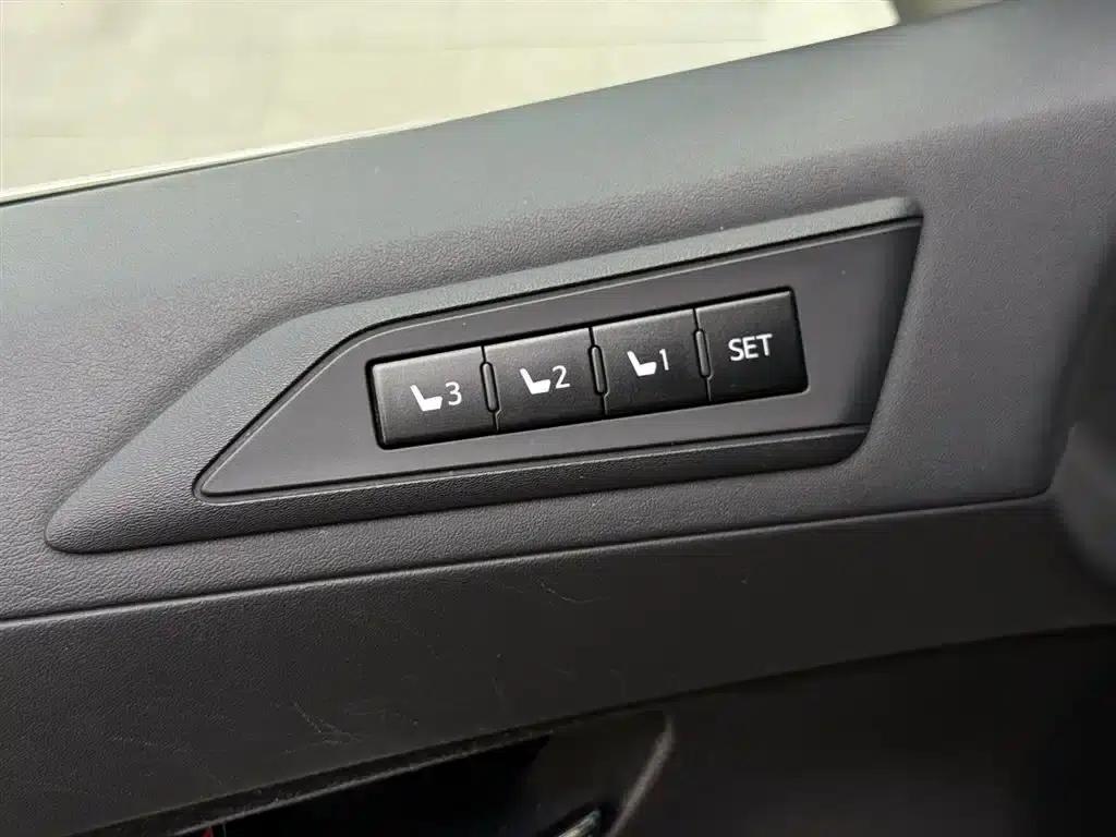 2020 Alphard Hybrid 2.5L Premium Edition — миниатюра 10