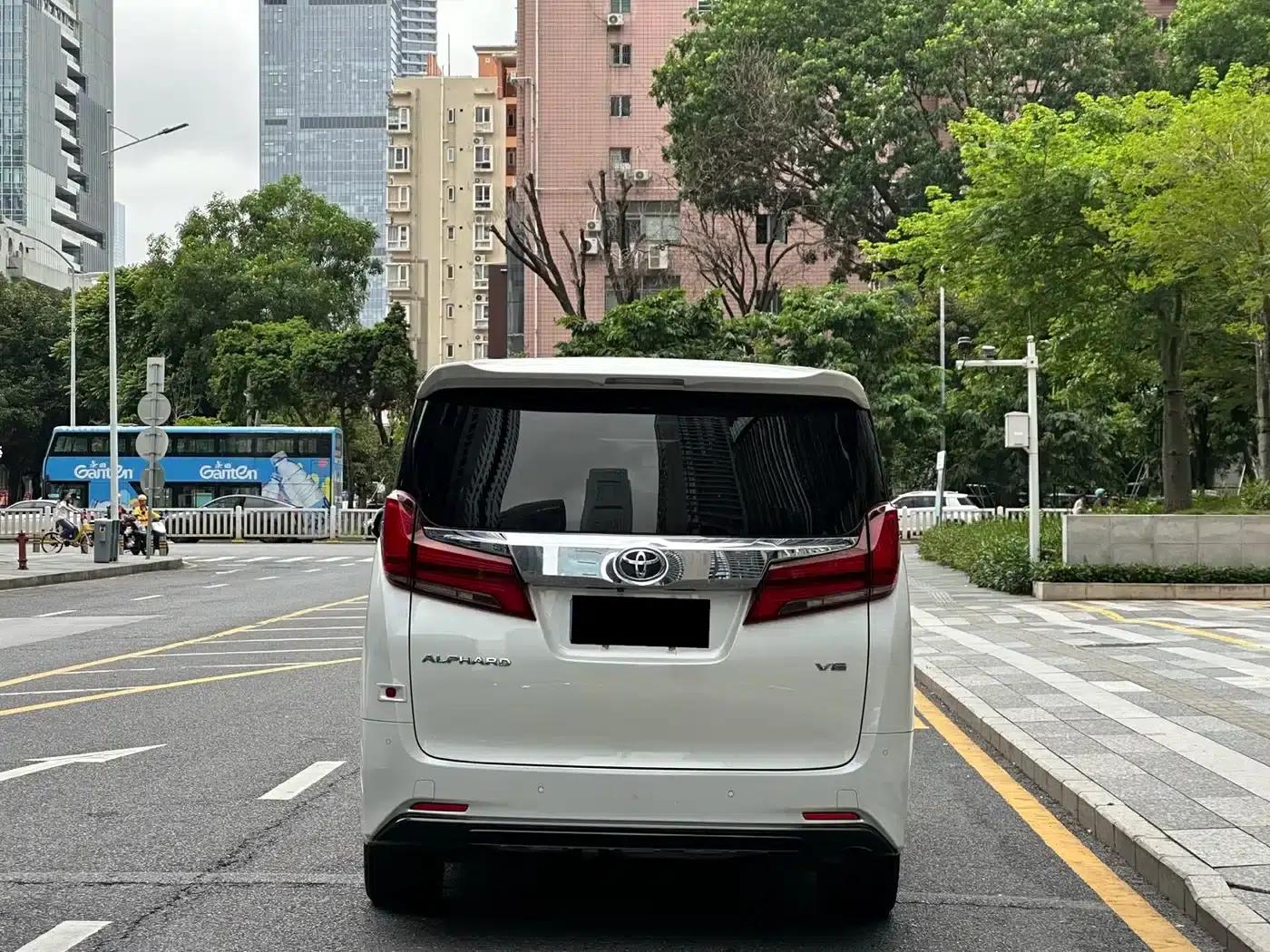 2018 Alphard Facelift 3.5L Premium Edition — миниатюра 15