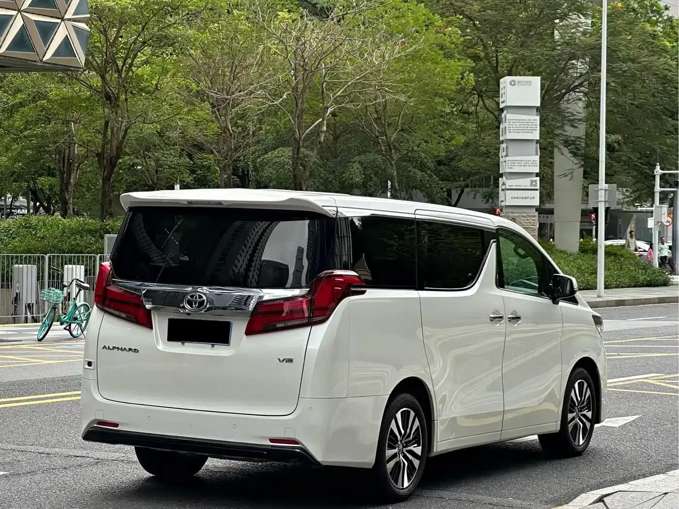 2018 Alphard Facelift 3.5L Premium Edition — миниатюра 16