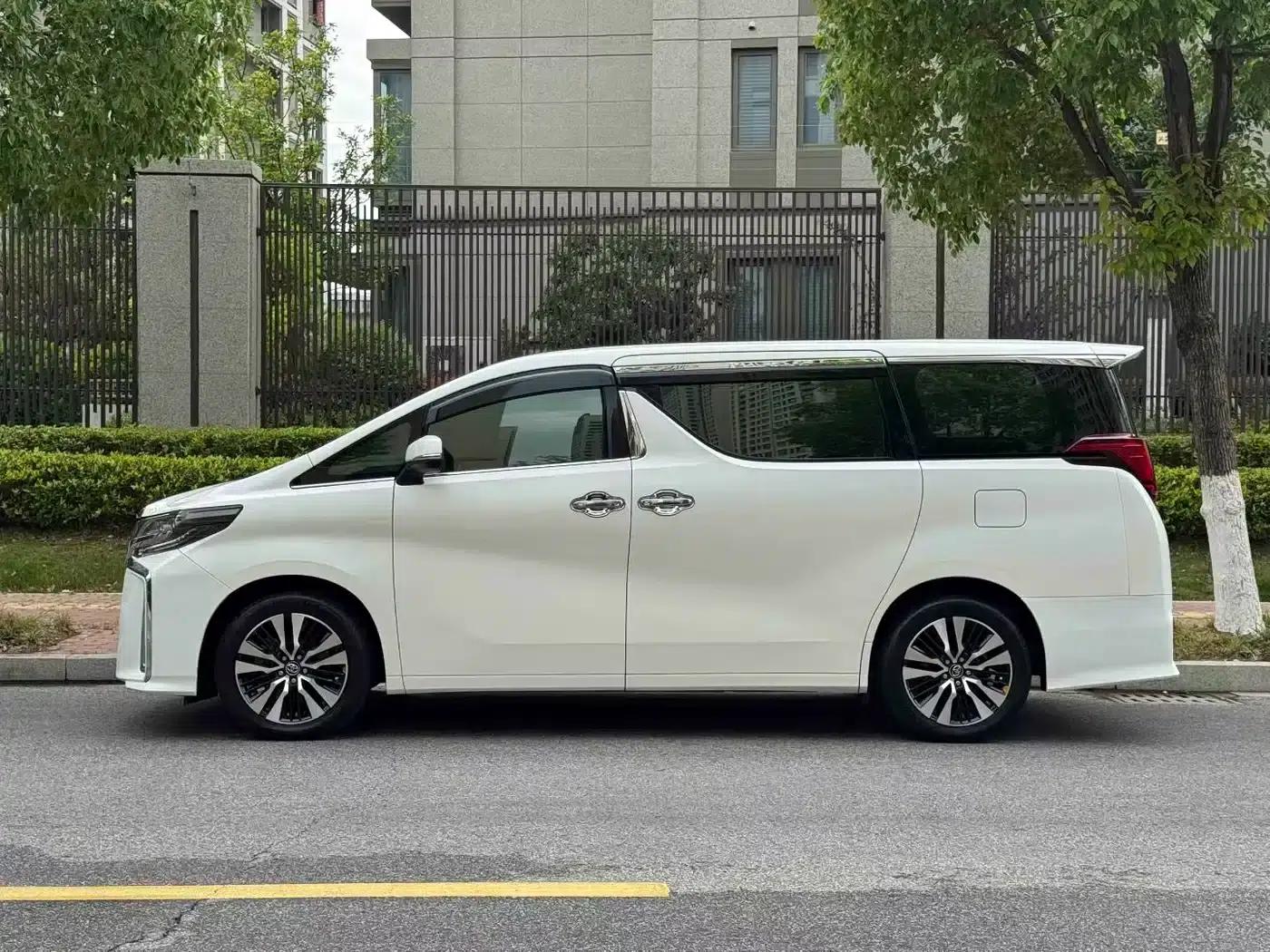 2018 Alphard Facelift 3.5L Premium Edition — миниатюра 13