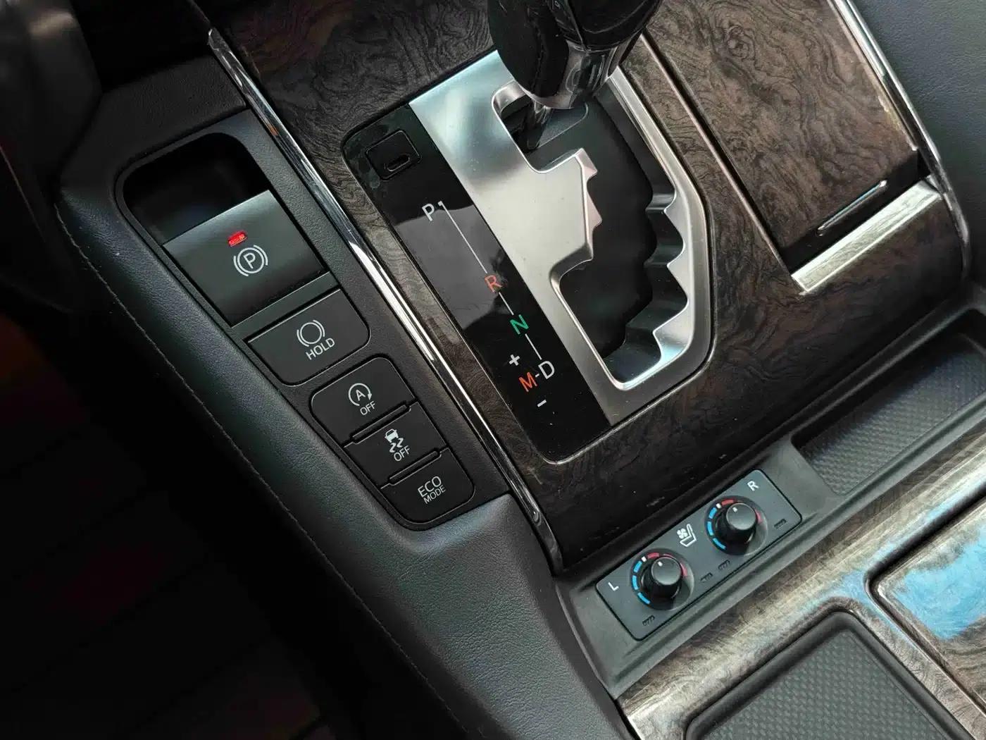 2018 Alphard Facelift 3.5L Premium Edition — миниатюра 6