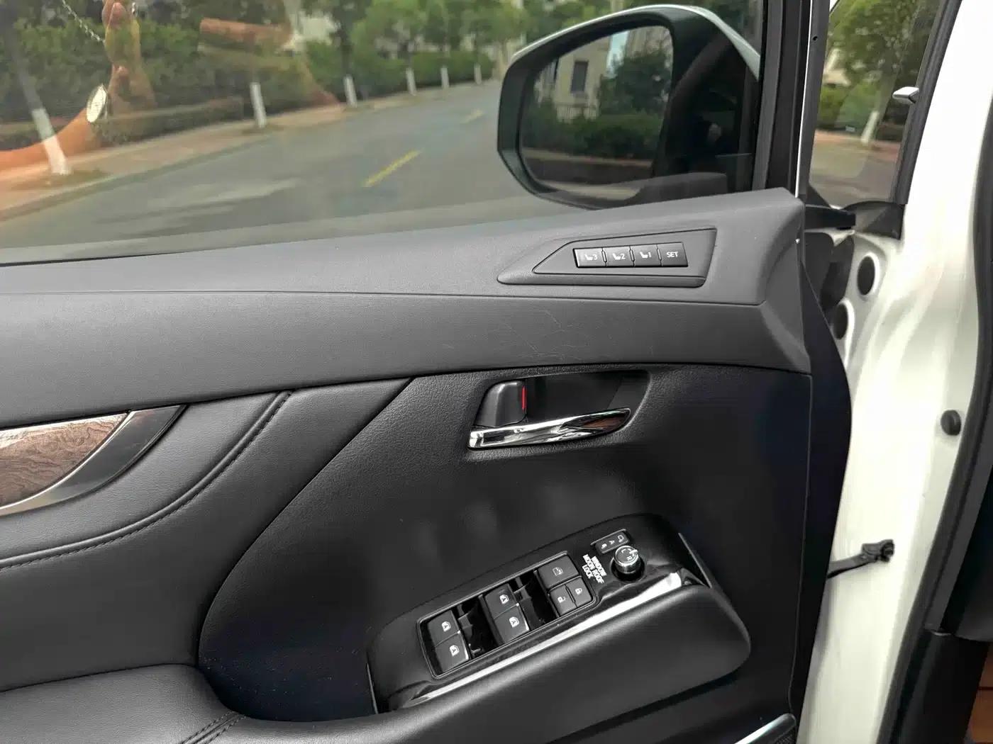 2018 Alphard Facelift 3.5L Premium Edition — миниатюра 8