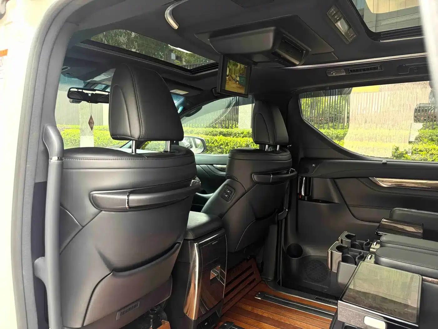 2018 Alphard Facelift 3.5L Premium Edition — миниатюра 10