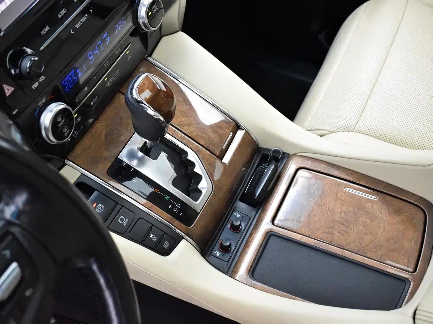 2015 Alphard 3.5L Premium Edition — миниатюра 13