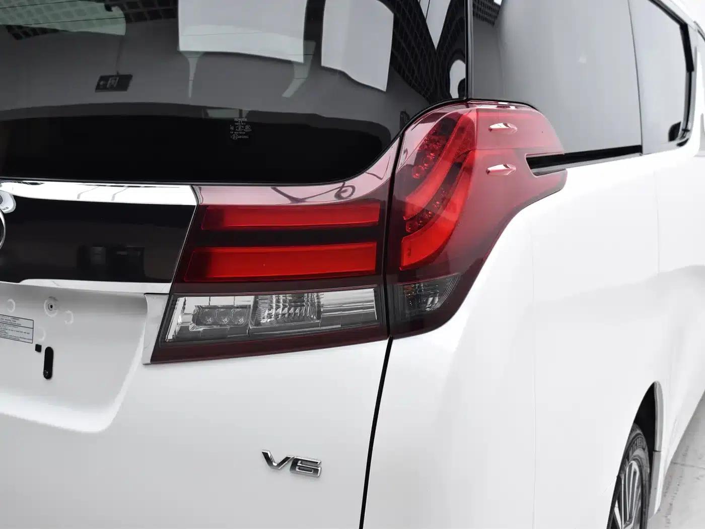 2015 Alphard 3.5L Premium Edition — миниатюра 21