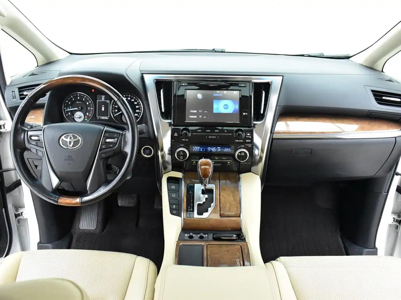 2015 Alphard 3.5L Premium Edition — миниатюра 7