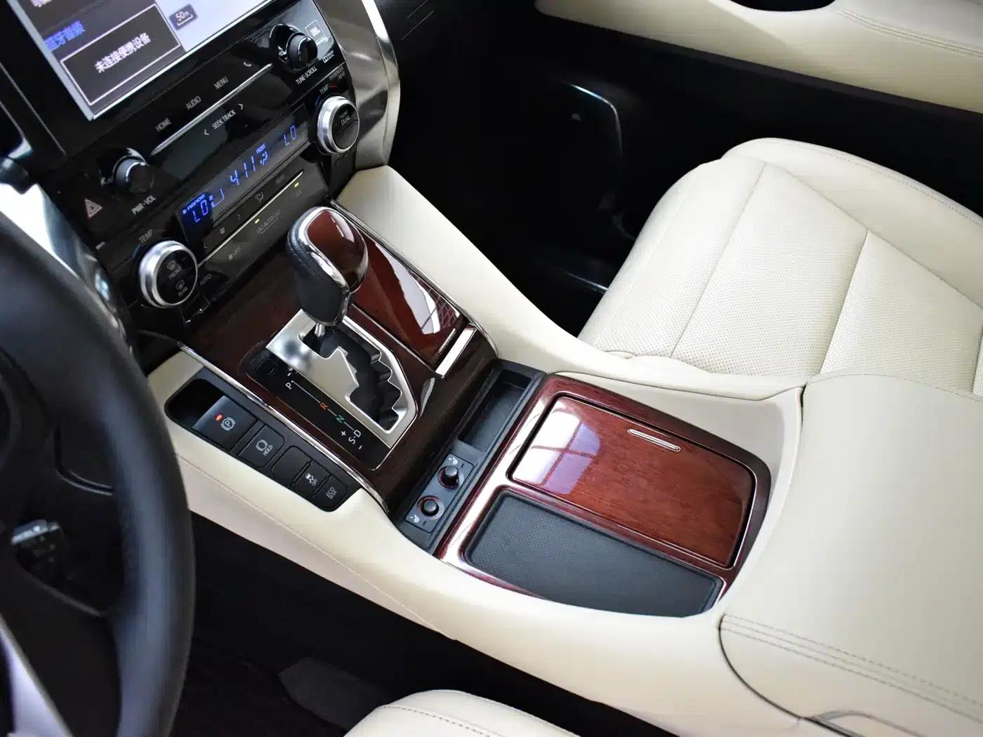 2015 Alphard 3.5L Luxury Edition — миниатюра 11
