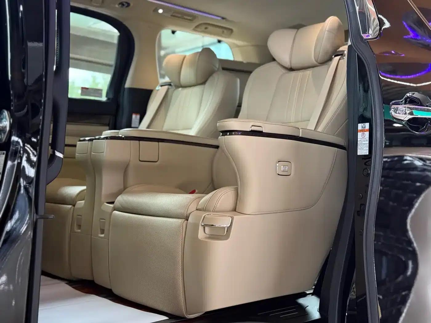2018 Alphard Facelift 3.5L Premium Edition — миниатюра 11
