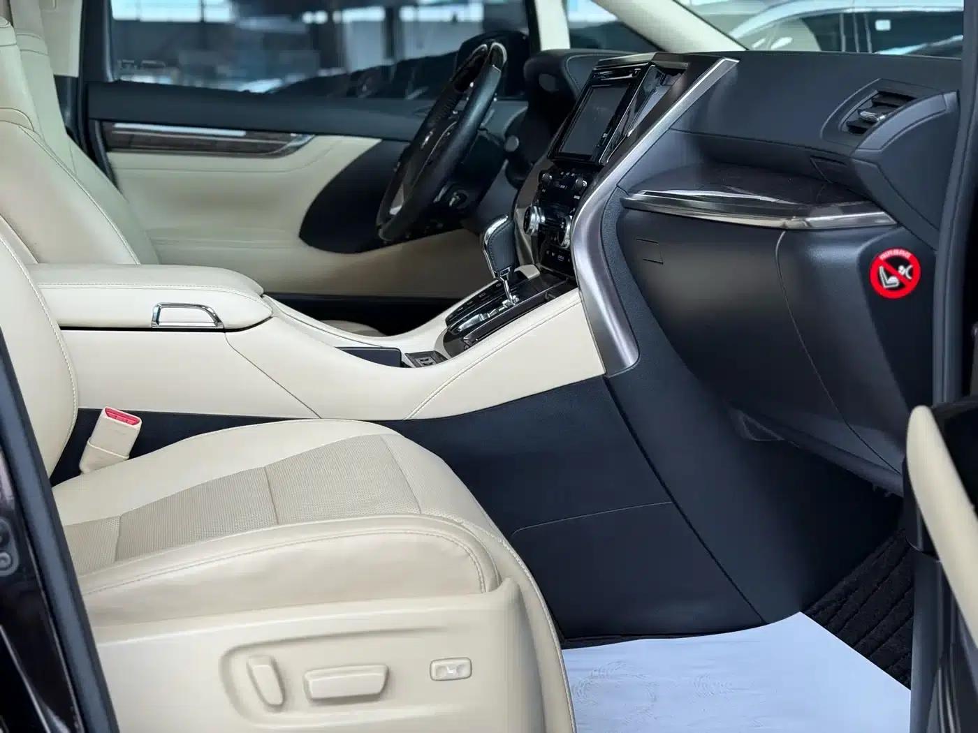 2018 Alphard Facelift 3.5L Premium Edition — миниатюра 14