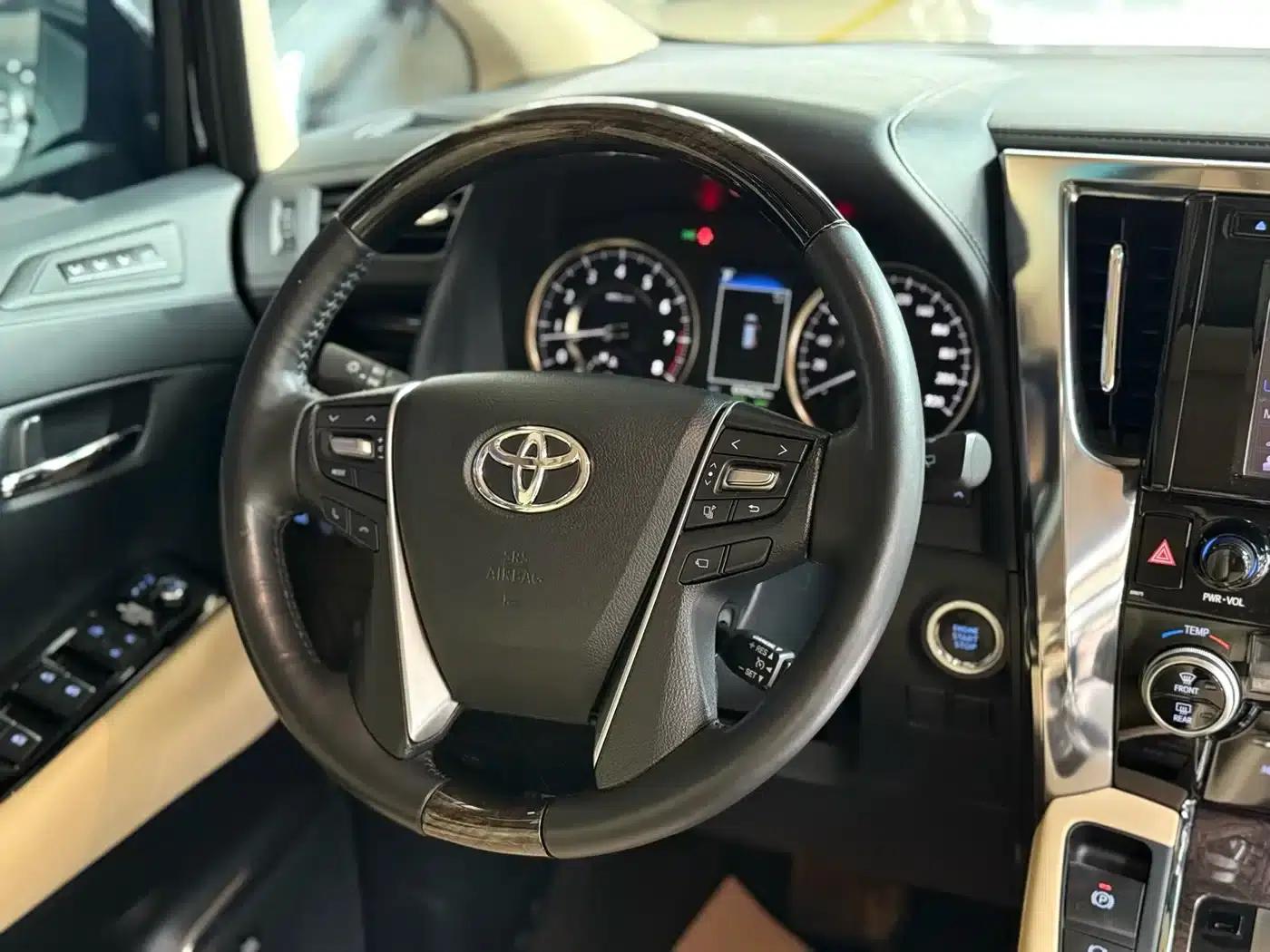 2018 Alphard Facelift 3.5L Premium Edition — миниатюра 16
