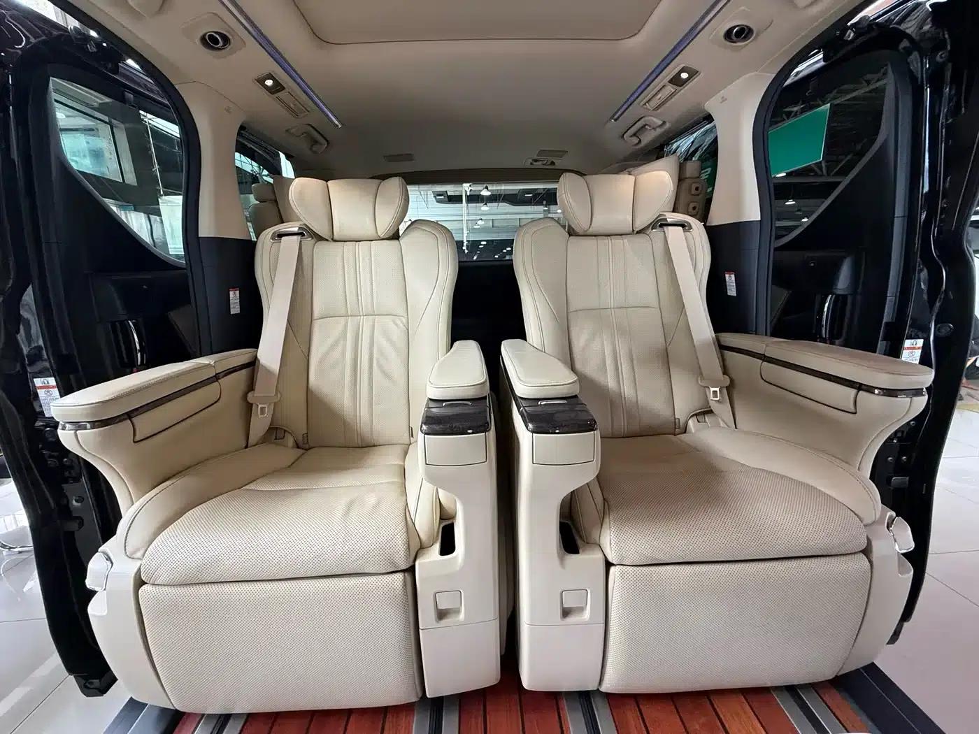 2018 Alphard Facelift 3.5L Premium Edition — миниатюра 21