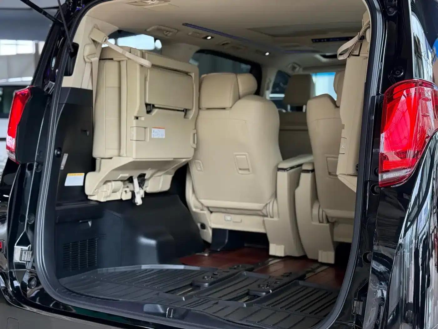 2018 Alphard Facelift 3.5L Premium Edition — миниатюра 23