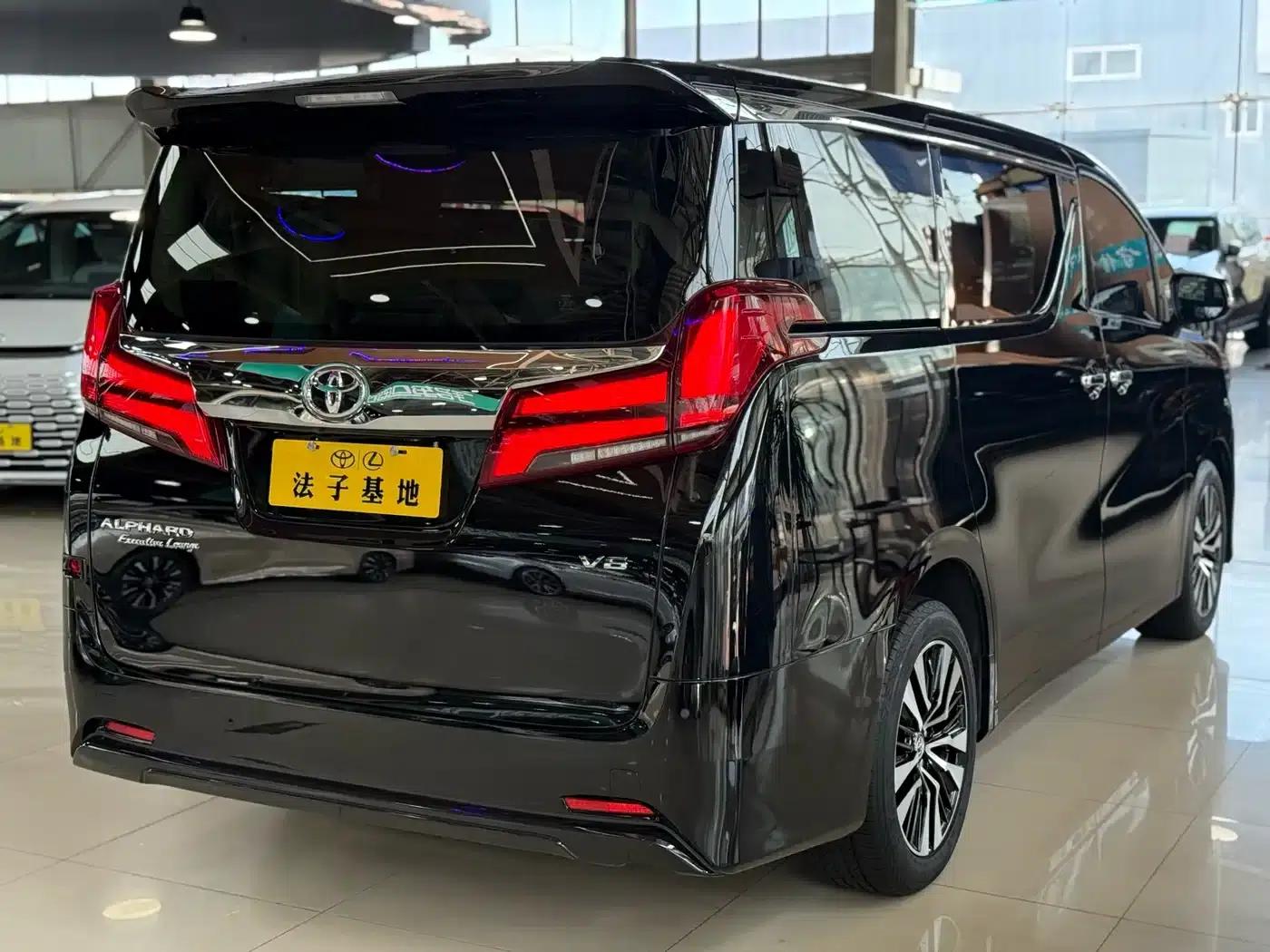 2018 Alphard Facelift 3.5L Premium Edition — миниатюра 26