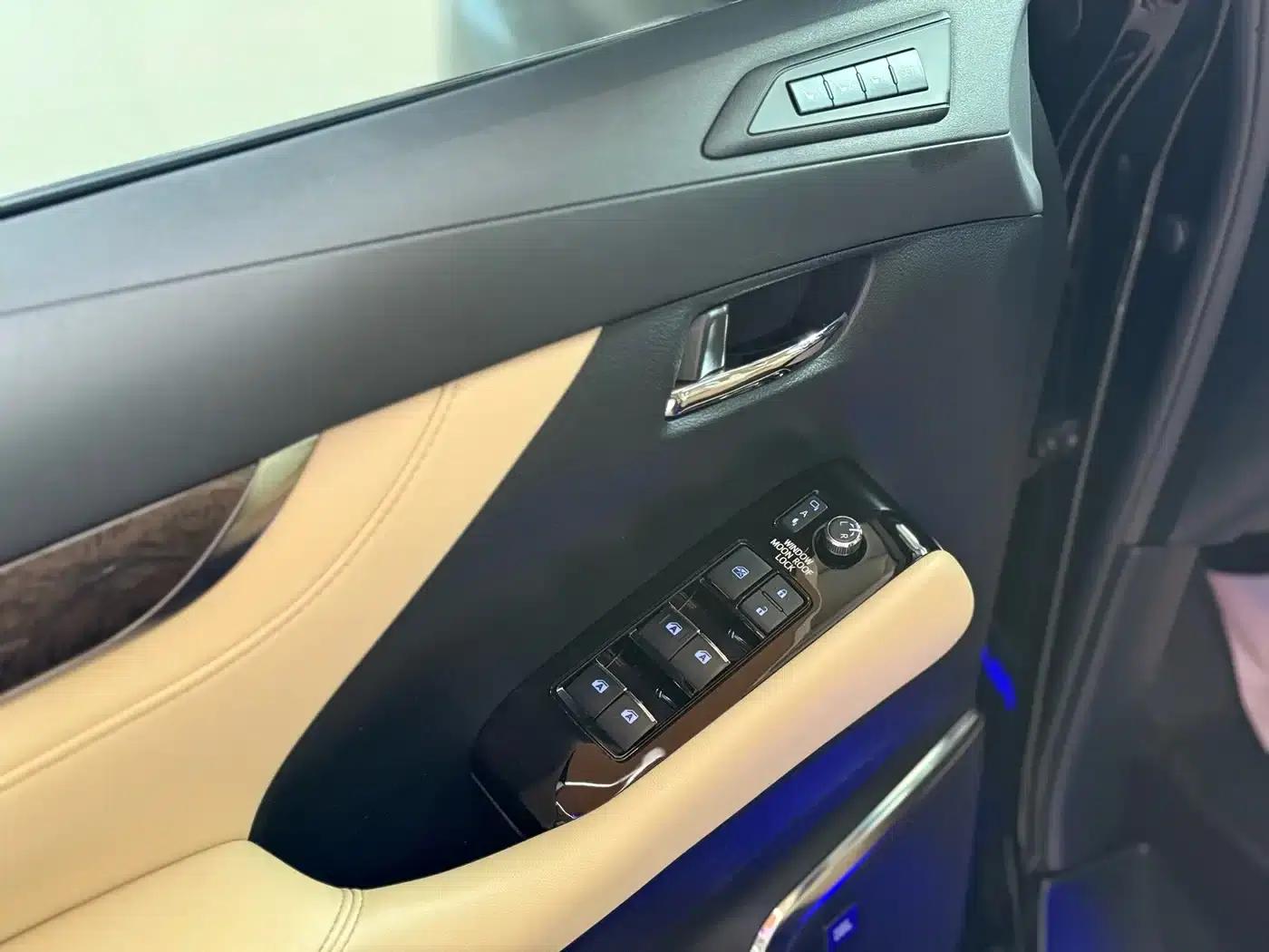 2018 Alphard Facelift 3.5L Premium Edition — миниатюра 7
