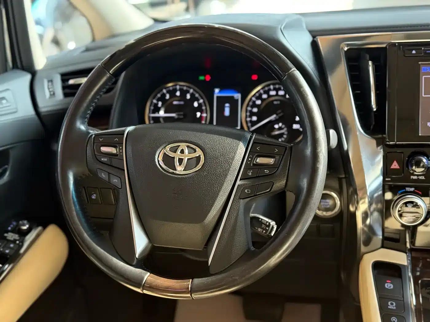 2018 Alphard Facelift 3.5L Luxury Edition — миниатюра 12