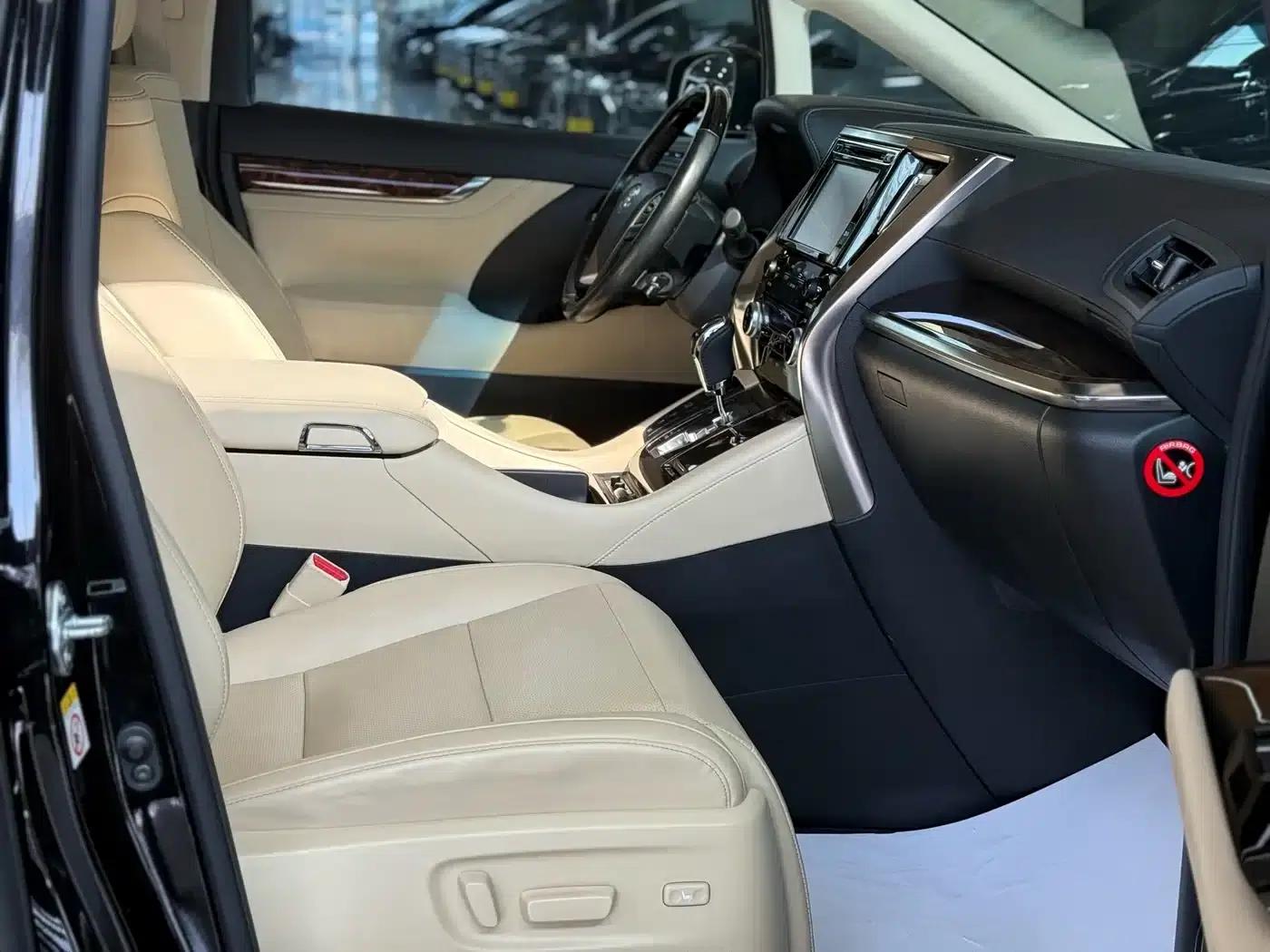 2018 Alphard Facelift 3.5L Luxury Edition — миниатюра 19