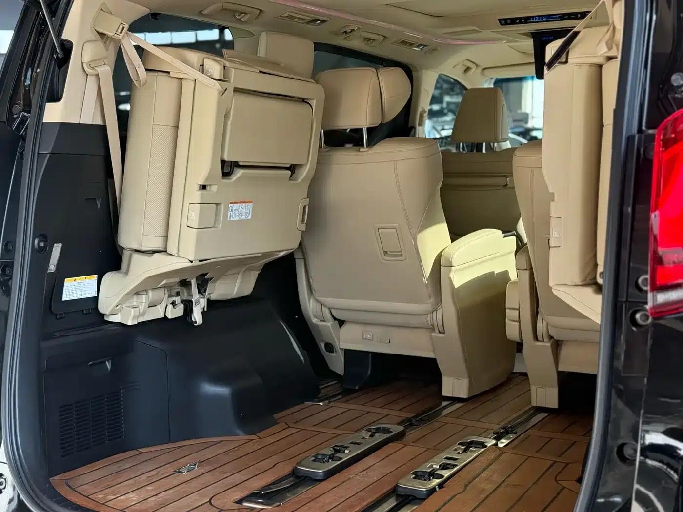 2018 Alphard Facelift 3.5L Luxury Edition — миниатюра 23