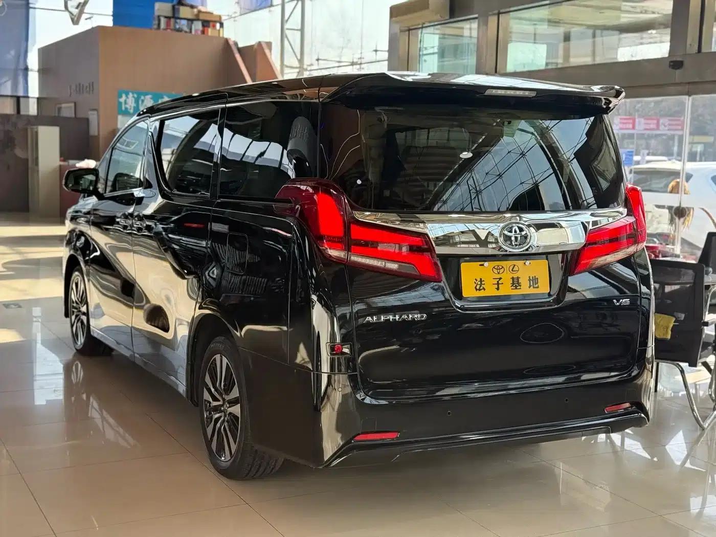 2018 Alphard Facelift 3.5L Luxury Edition — миниатюра 24