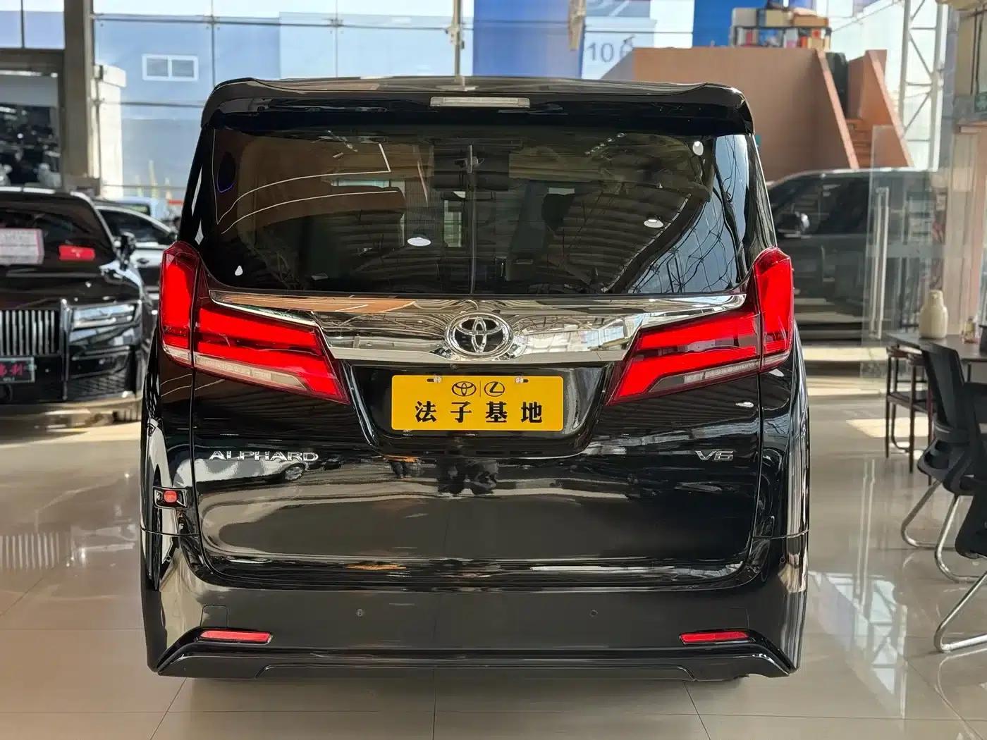 2018 Alphard Facelift 3.5L Luxury Edition — миниатюра 25
