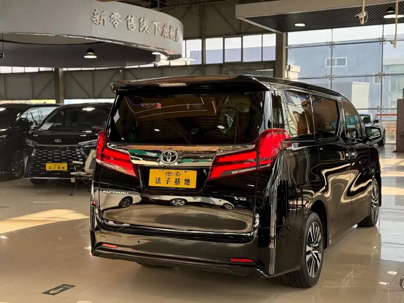 2018 Alphard Facelift 3.5L Luxury Edition — миниатюра 26