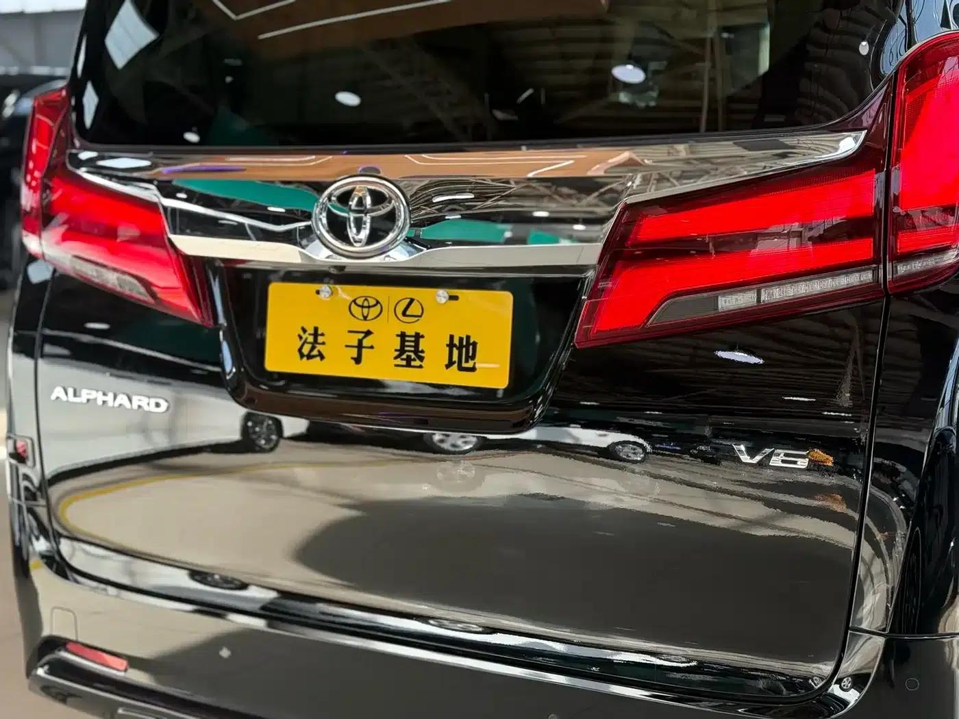 2018 Alphard Facelift 3.5L Luxury Edition — миниатюра 27
