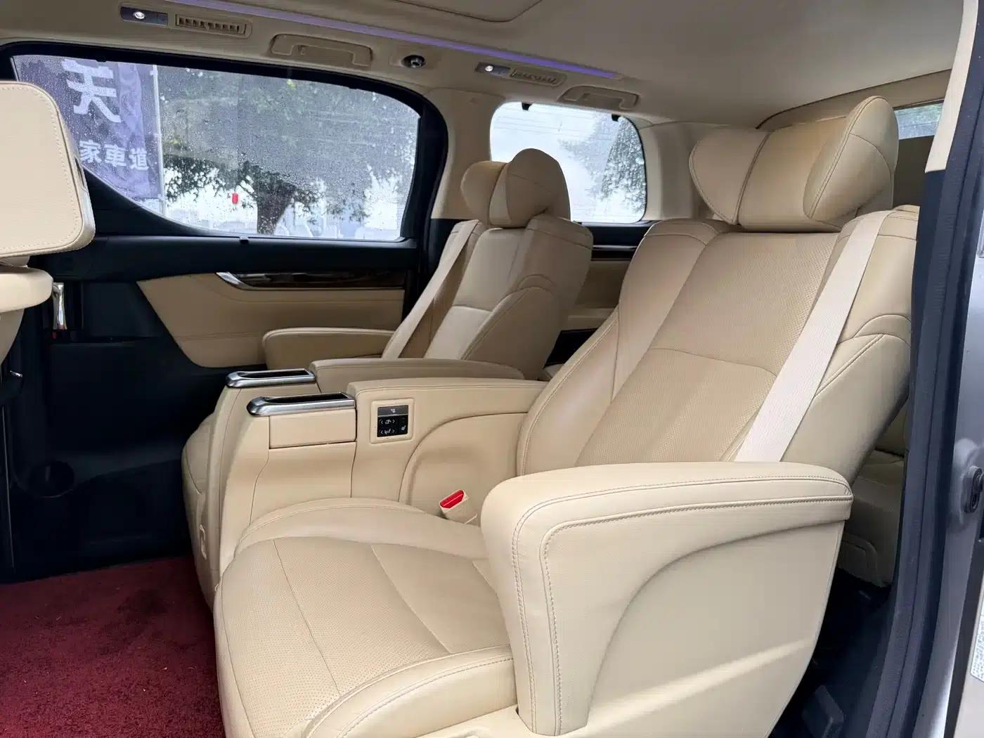 2018 Alphard 3.5L Luxury Edition — миниатюра 12