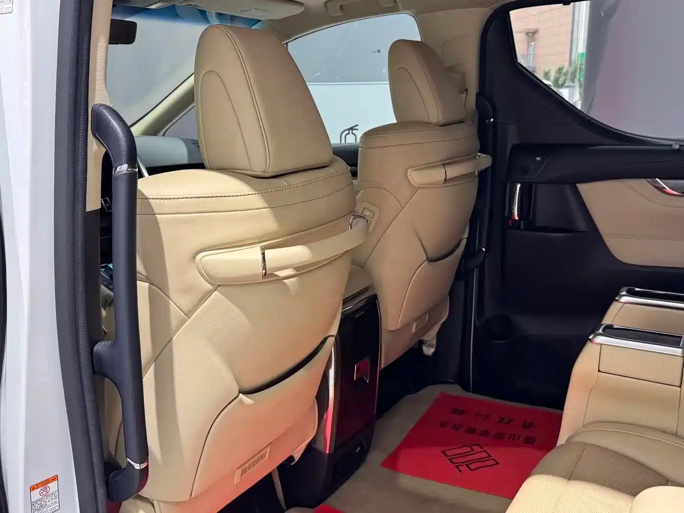 2020 Alphard Hybrid 2.5L Luxury Edition — миниатюра 16