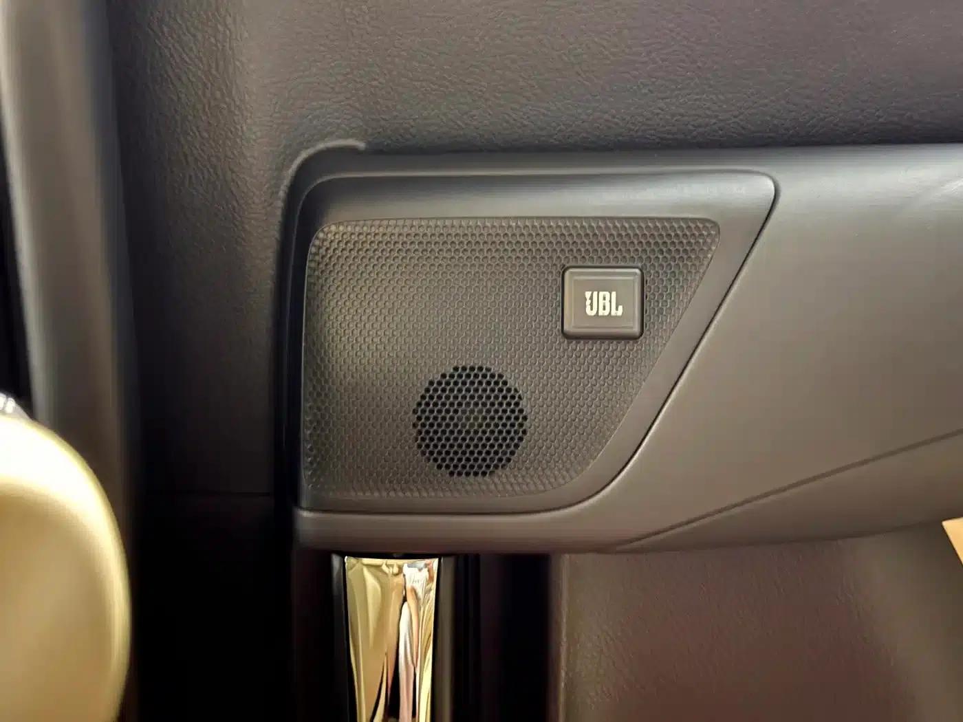 2020 Alphard Hybrid 2.5L Luxury Edition — миниатюра 19