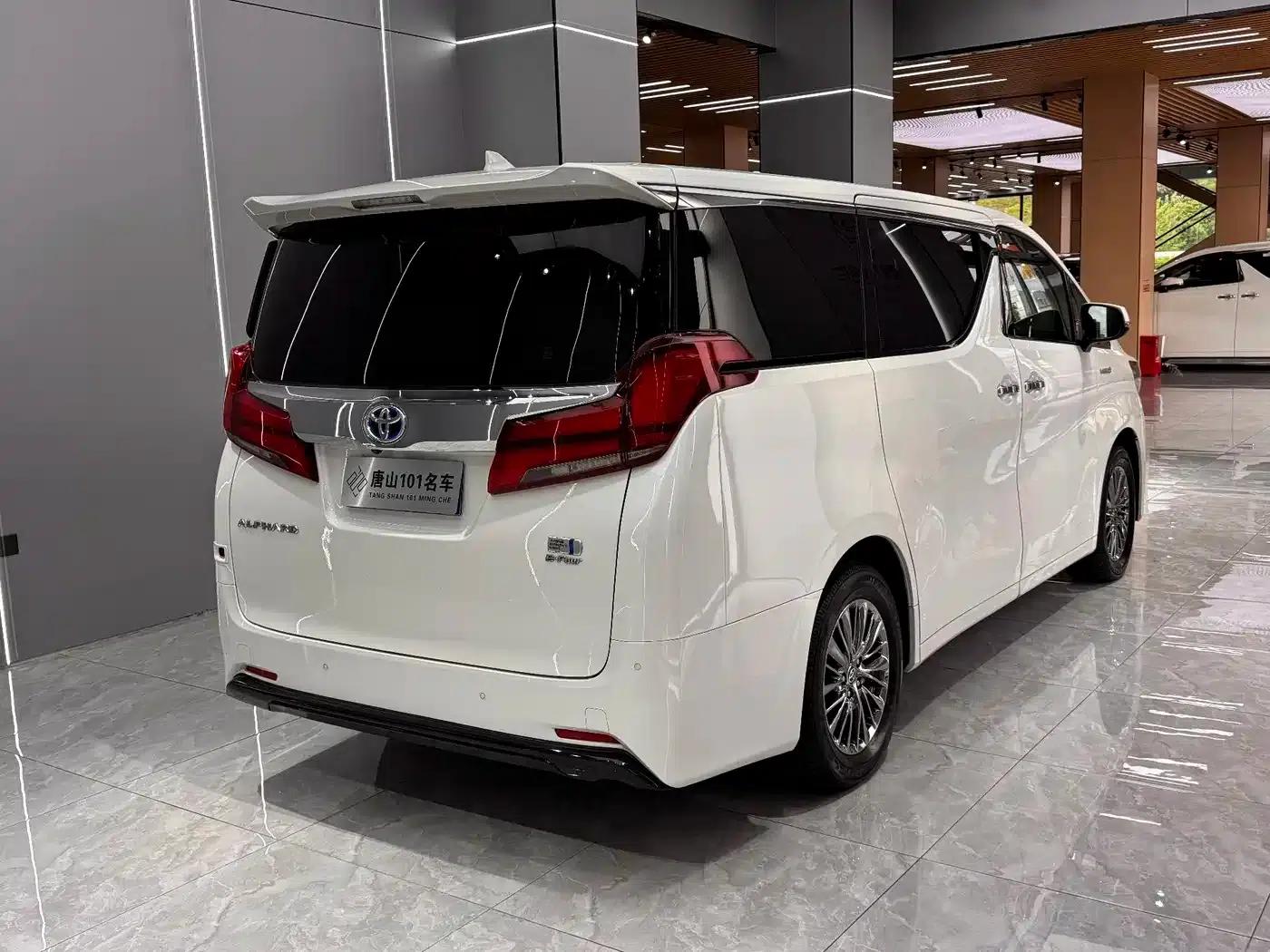 2020 Alphard Hybrid 2.5L Luxury Edition — миниатюра 20