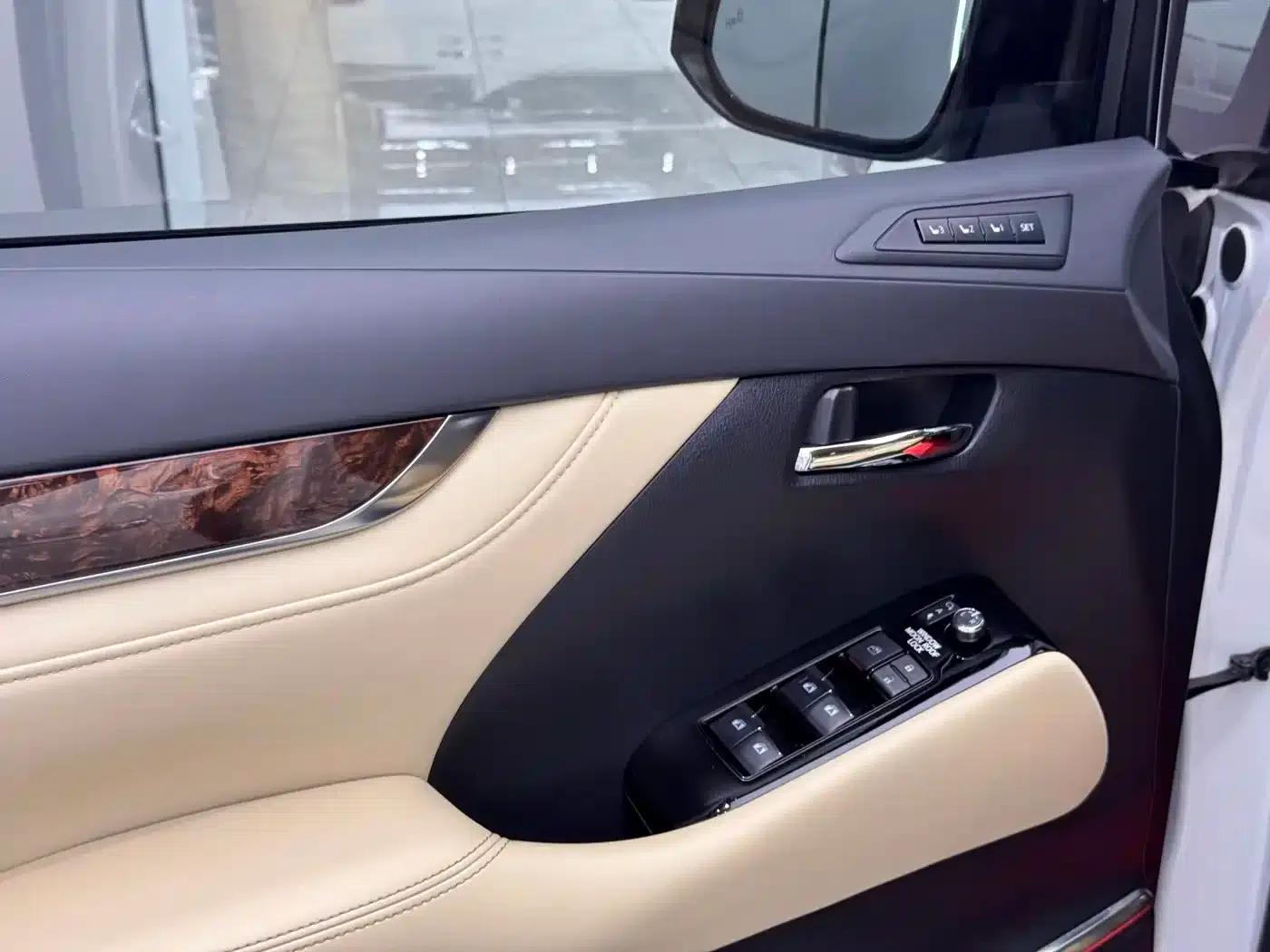 2020 Alphard Hybrid 2.5L Luxury Edition — миниатюра 9
