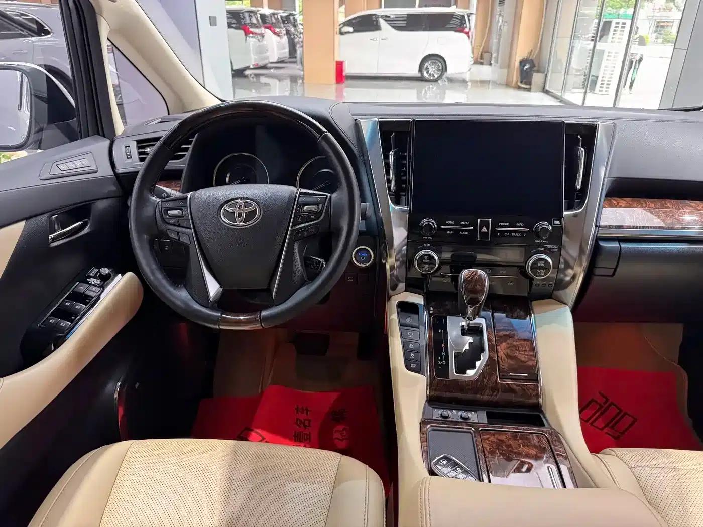 2020 Alphard Hybrid 2.5L Luxury Edition — миниатюра 10