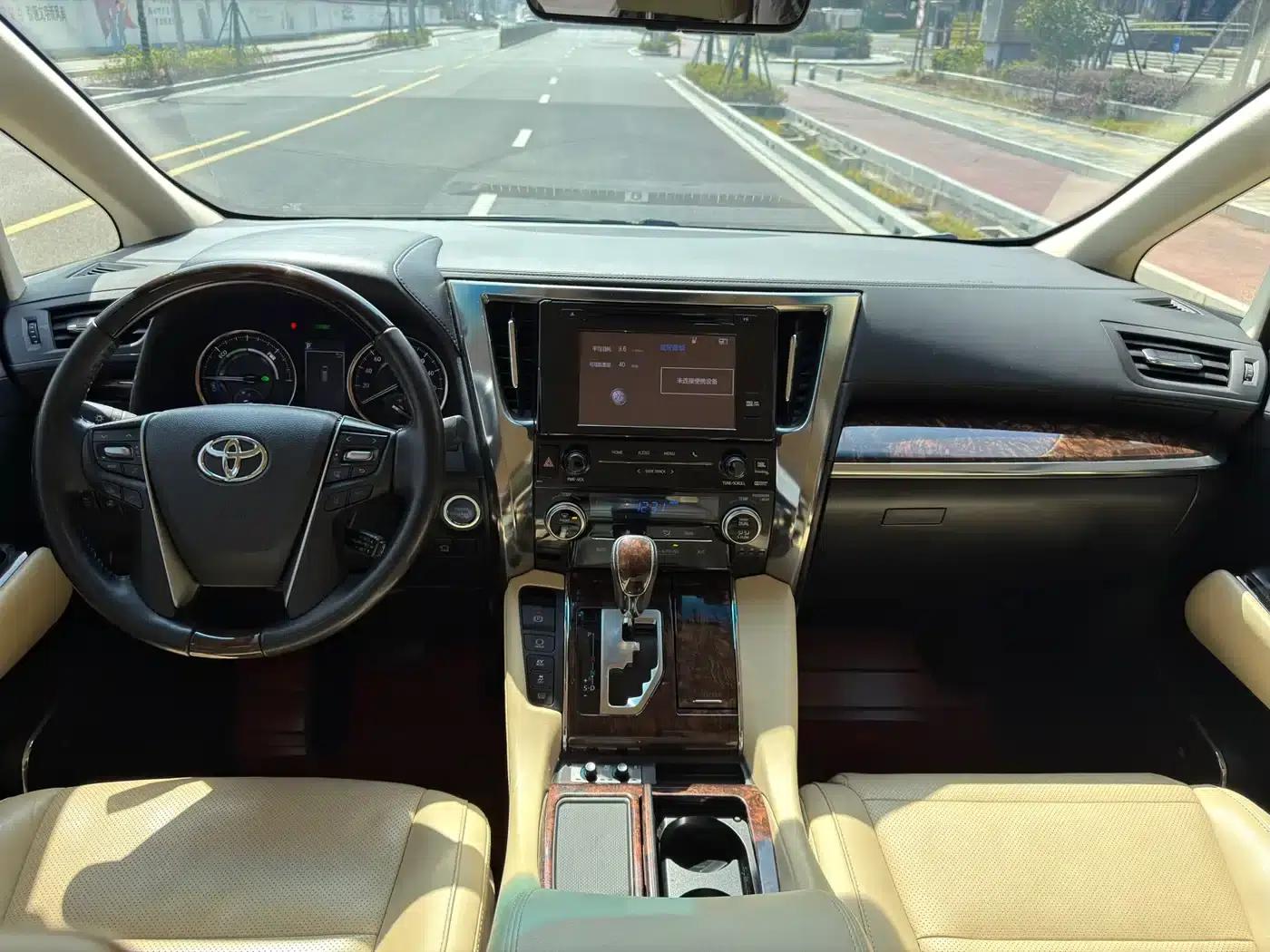 2020 Alphard Hybrid 2.5L Premium Edition — миниатюра 7