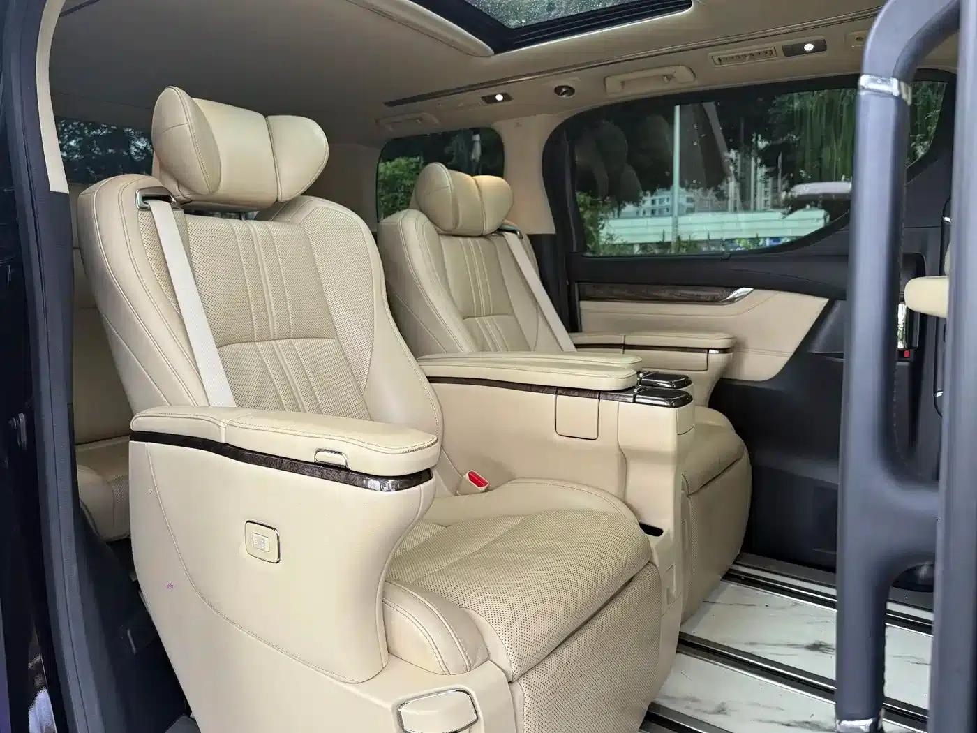 2018 Alphard 3.5L Premium Edition — миниатюра 10