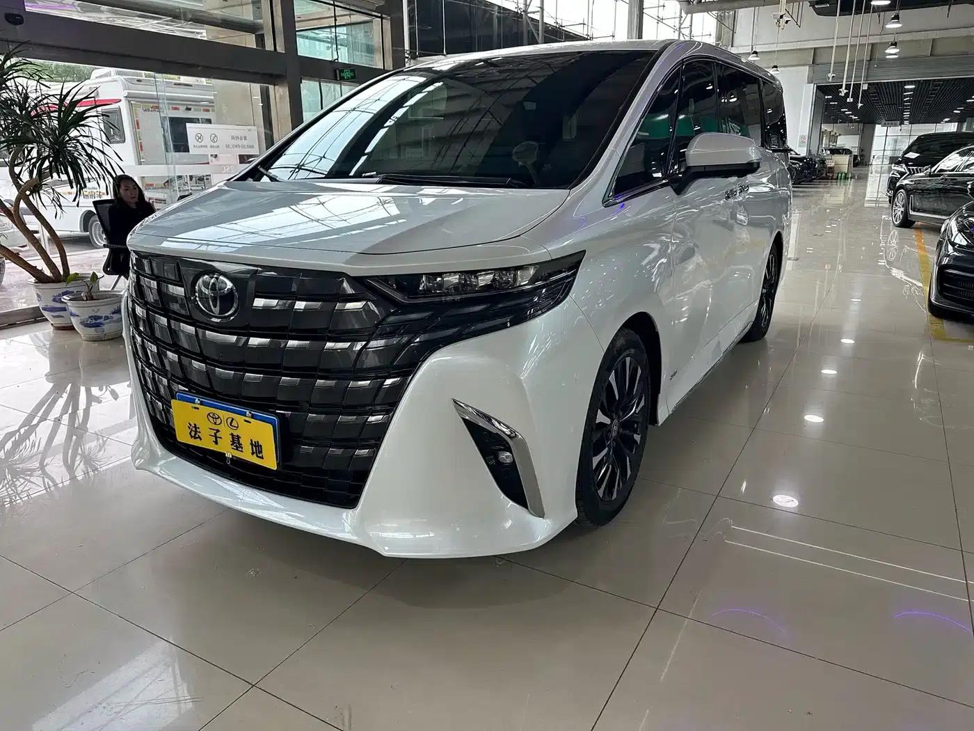 2024 Alphard Hybrid 2.5L Premium Edition — миниатюра 1