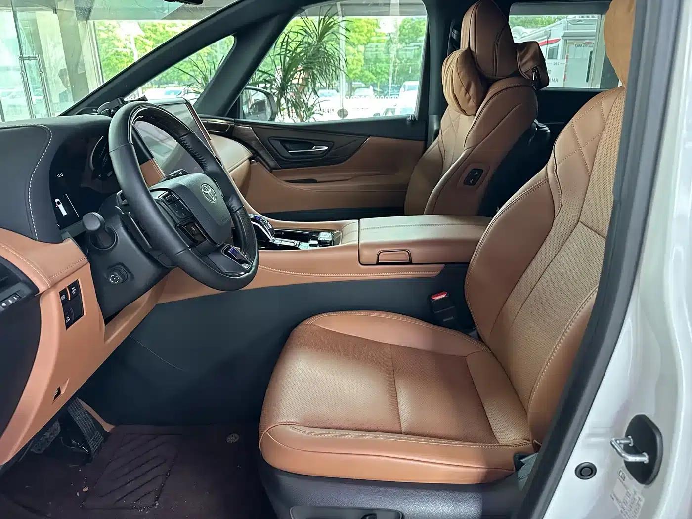 2024 Alphard Hybrid 2.5L Premium Edition — миниатюра 5