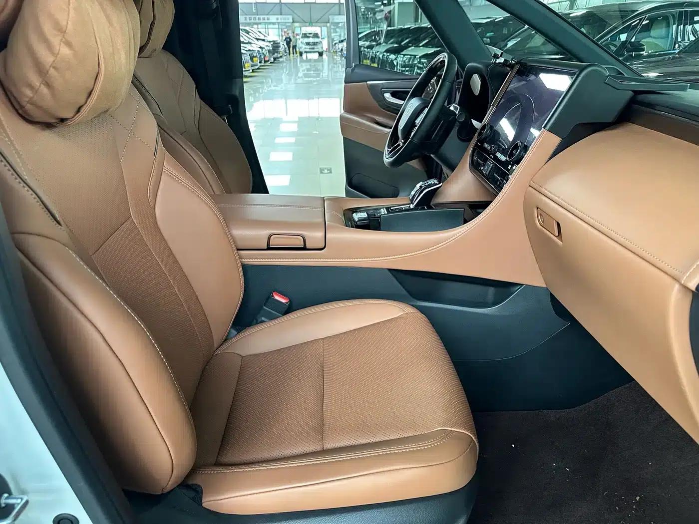 2024 Alphard Hybrid 2.5L Premium Edition — миниатюра 6
