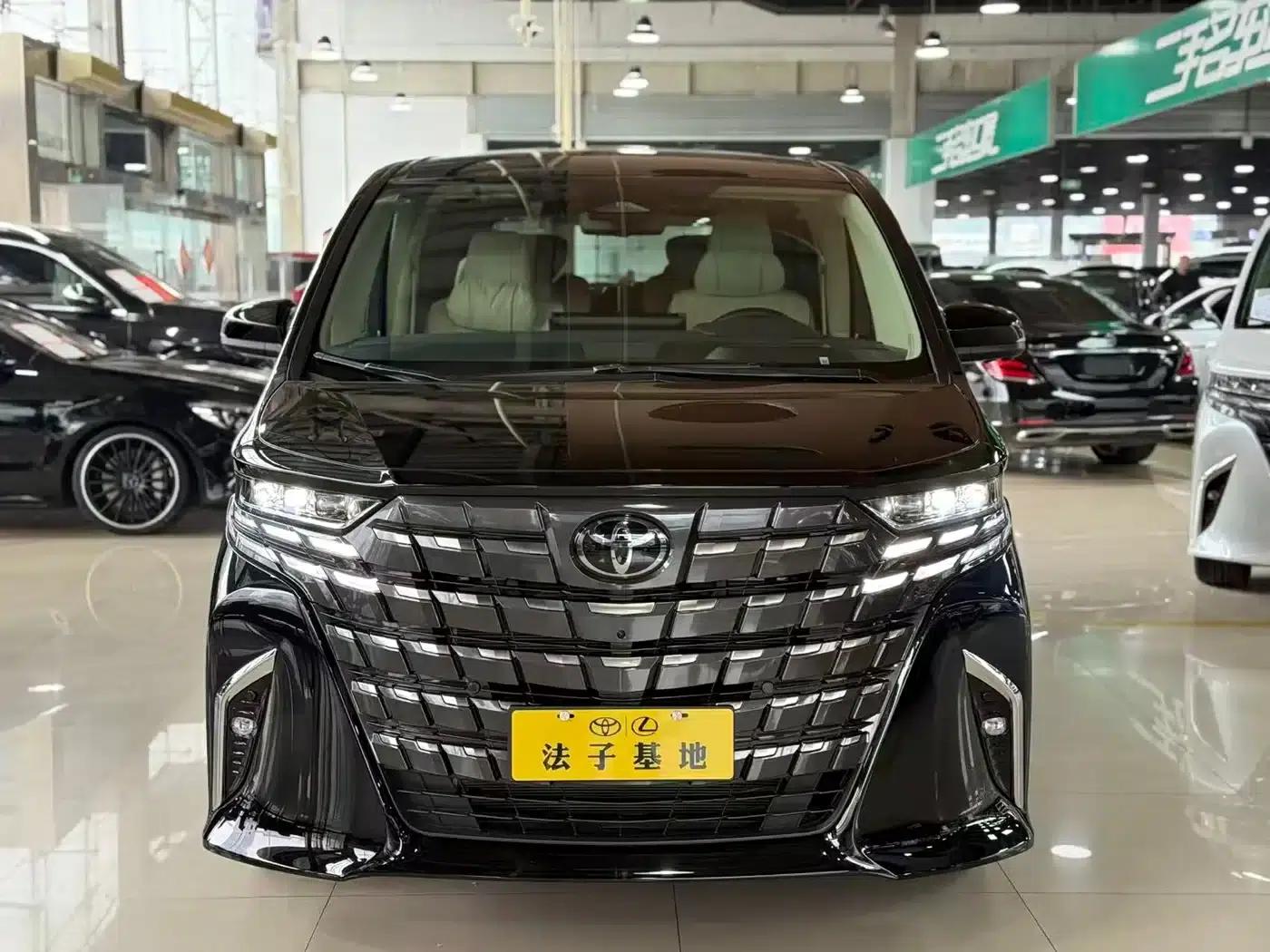 2024 Alphard Hybrid 2.5L Premium Edition — миниатюра 2