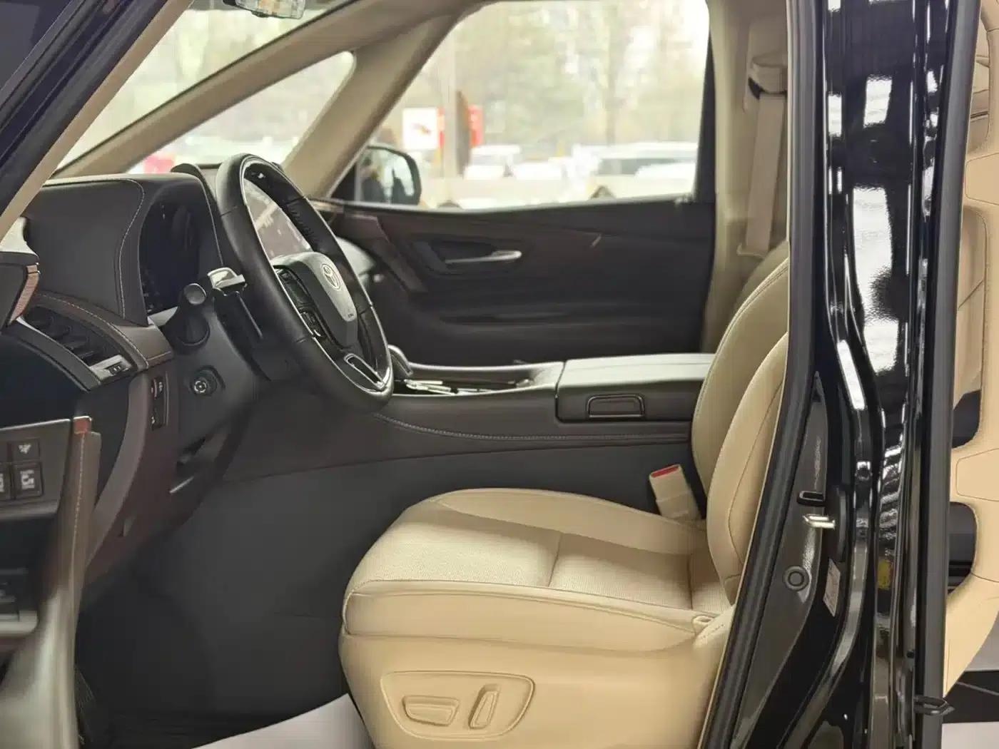 2024 Alphard Hybrid 2.5L Premium Edition — миниатюра 14