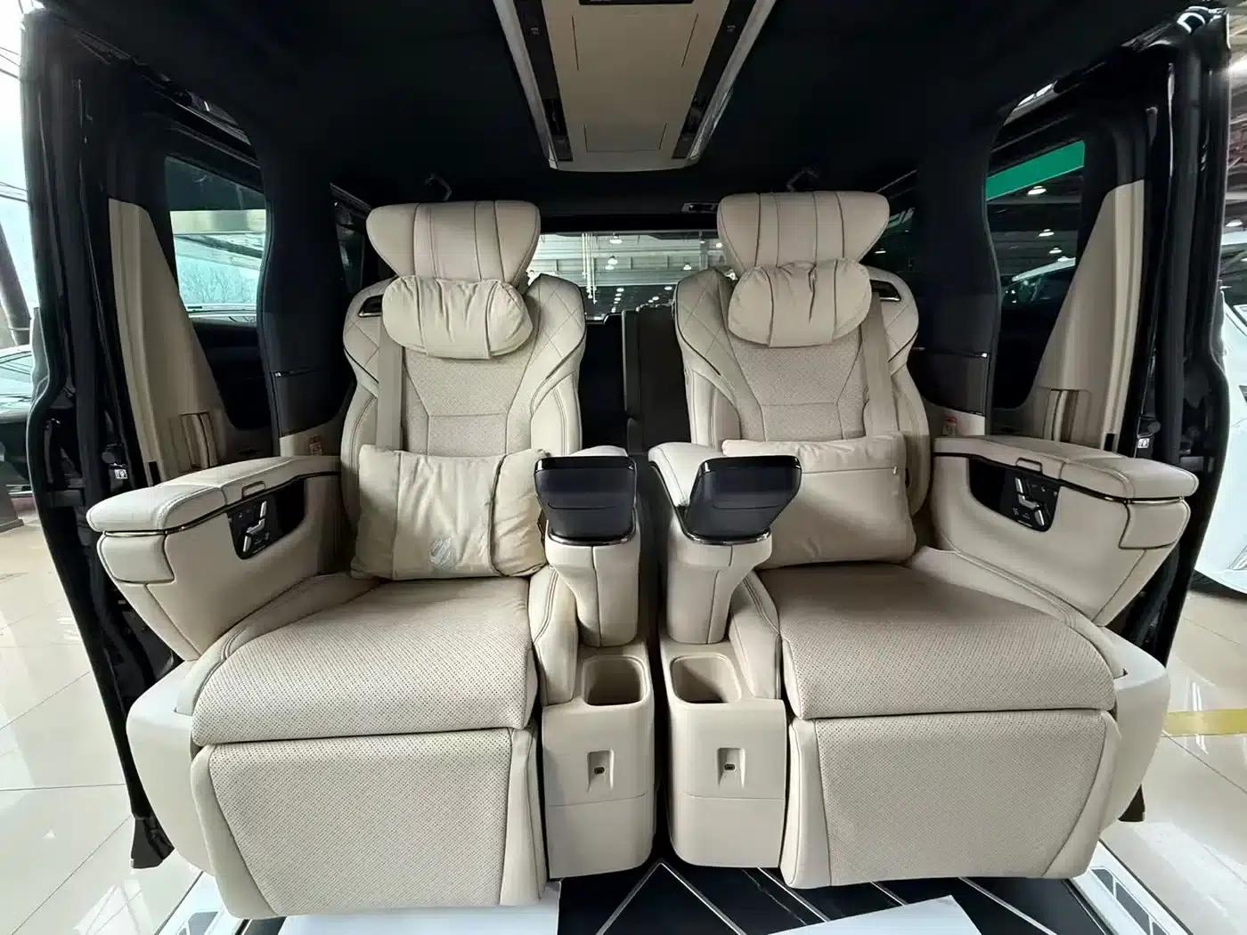 2024 Alphard Hybrid 2.5L Premium Edition — миниатюра 20