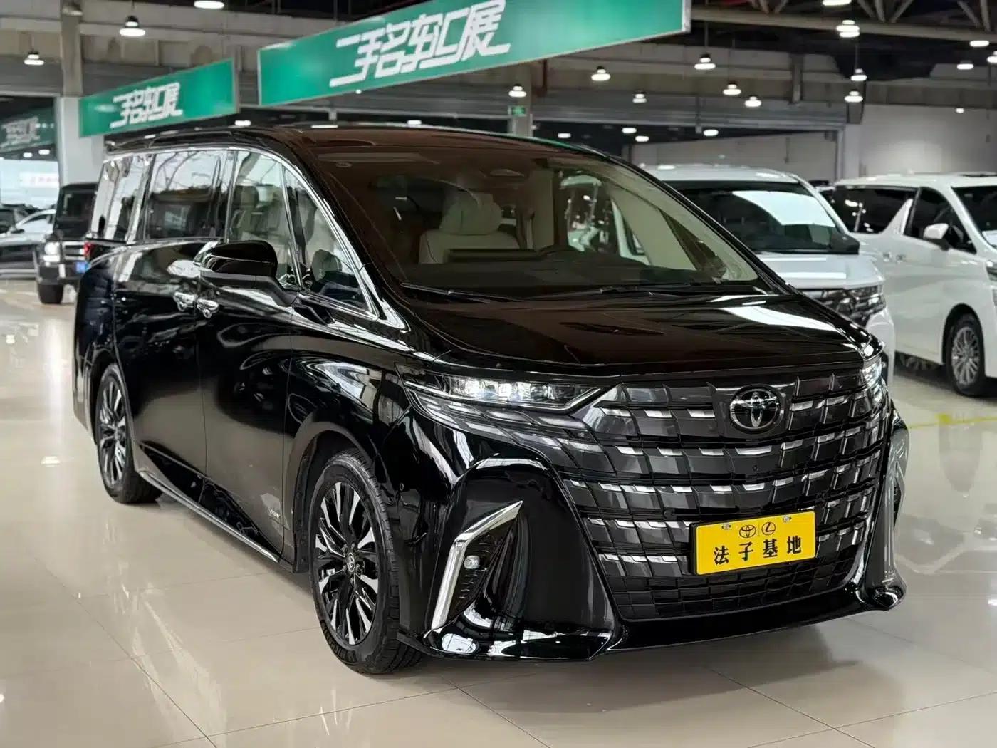 2024 Alphard Hybrid 2.5L Premium Edition — миниатюра 3