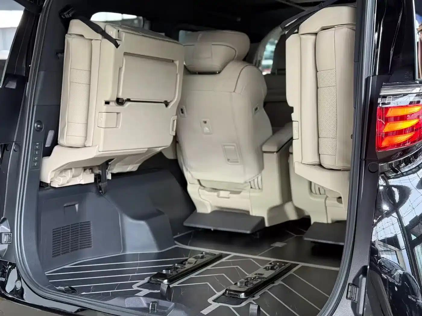 2024 Alphard Hybrid 2.5L Premium Edition — миниатюра 22