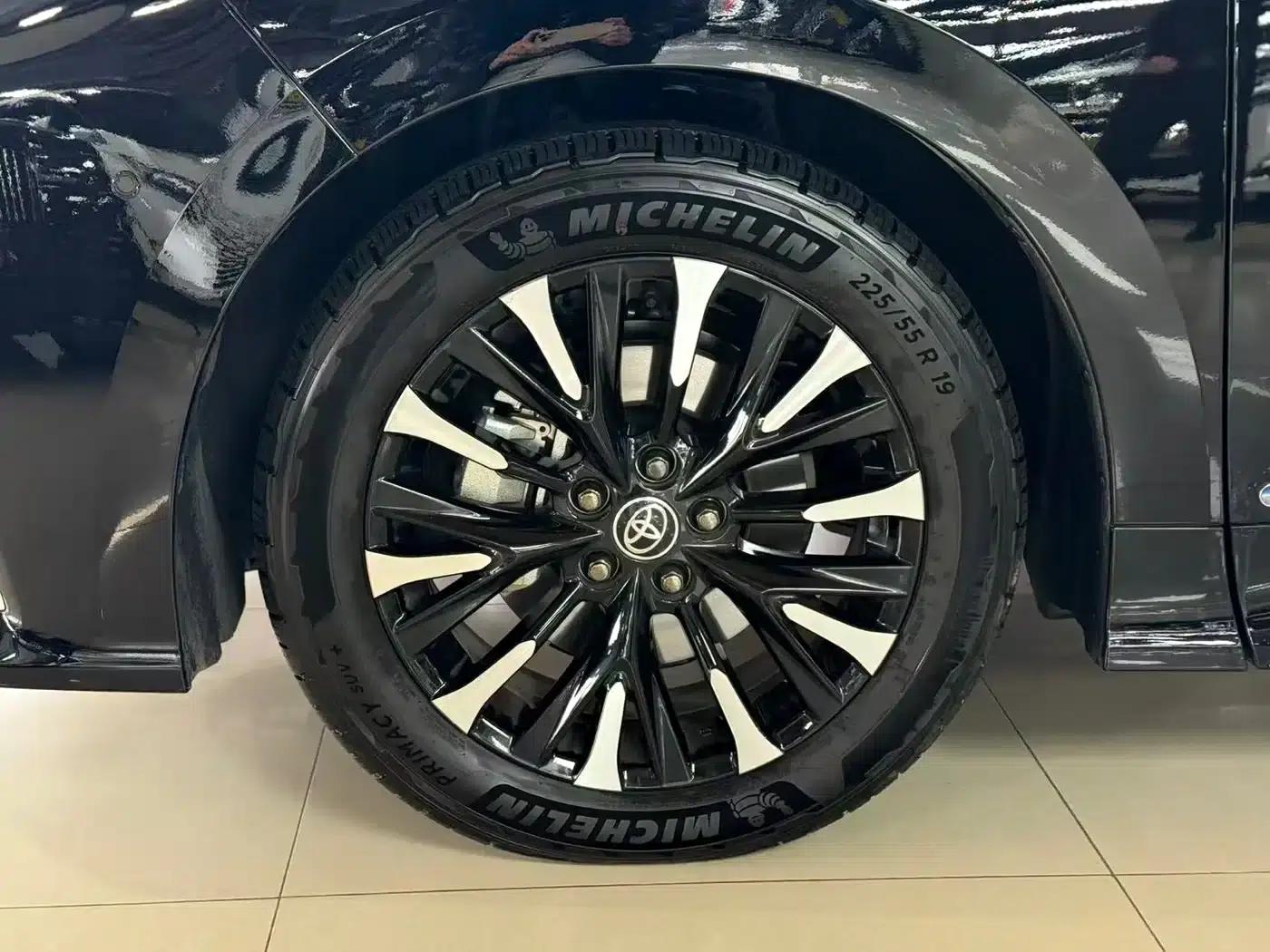 2024 Alphard Hybrid 2.5L Premium Edition — миниатюра 27
