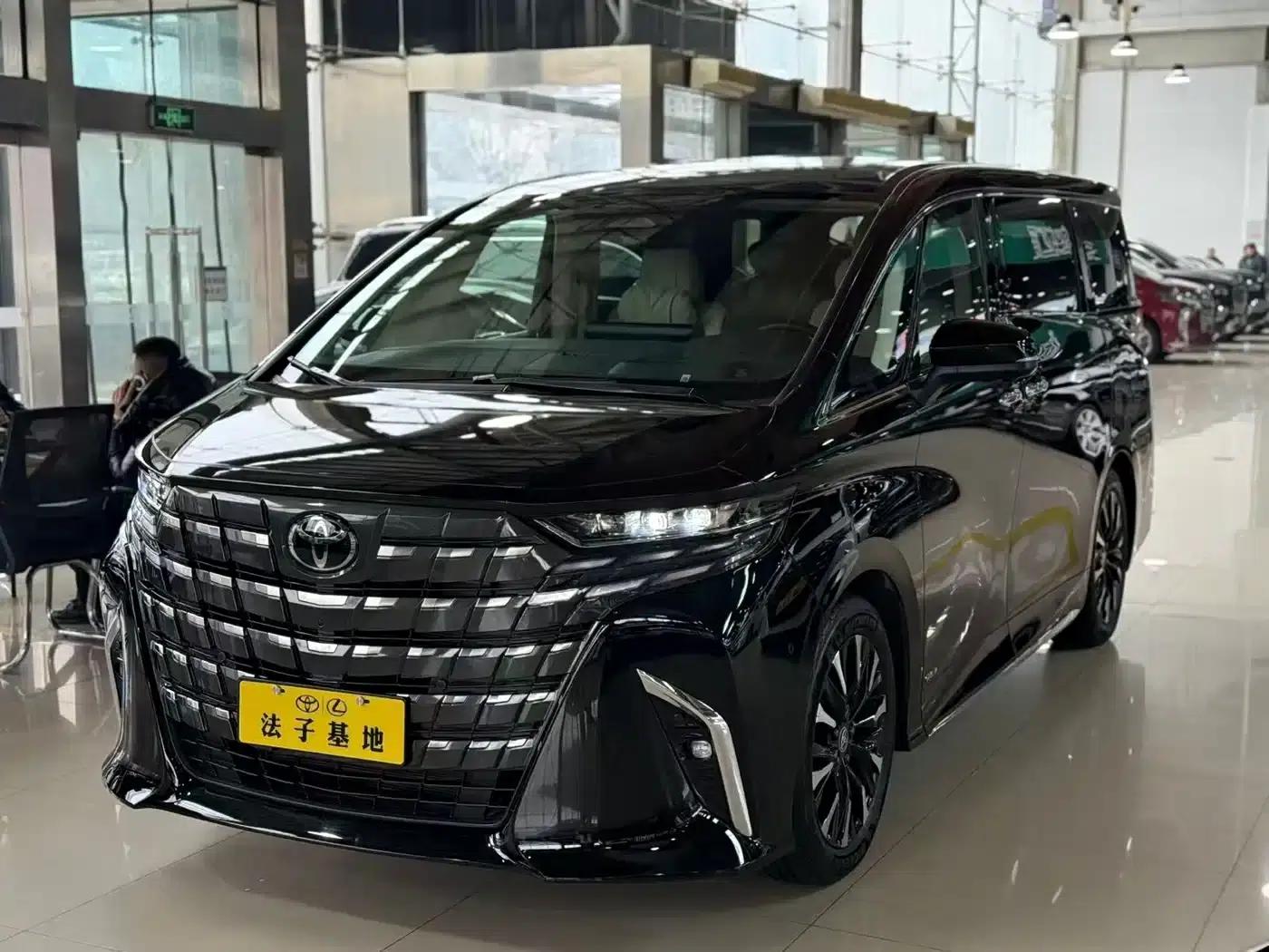 2024 Alphard Hybrid 2.5L Premium Edition — миниатюра 4